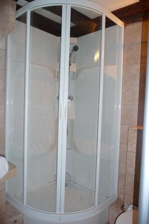 Towels - Schöner romantischer Blick auf die Seine by Interhome (Paris)