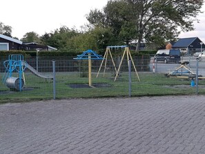 المنطقة المحيطة بالمنشأة