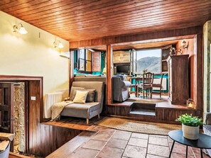 TV, fireplace - Montegrande, Berghaus in idyllischer Lage by Interhome (San Martin de Teverga)
