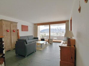 TV - Puoz Fewo Bernina by Interhome (Samedan)