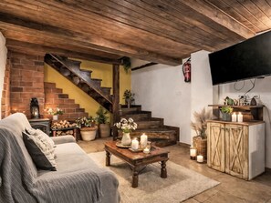 Fernseher, Kamin