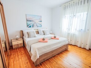 Internet - Wohnung mit privatem Pool und herrlicher Aussicht by Interhome (Cere)