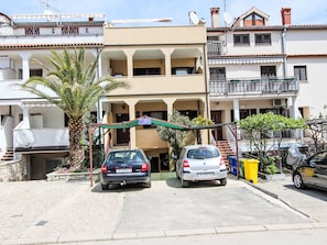 Exterior - Nette Ferienwohnung in Rovinj mit Offenem Kamin by Interhome (Rovinj)