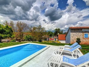 Pool - Romantische Villa mit weitläufigem Garten by Interhome (Pićan)