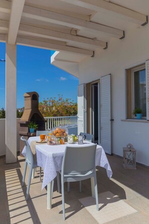 Outdoor dining - Wohnung mit Meerblick für 6 Personen by Interhome (Scicli)
