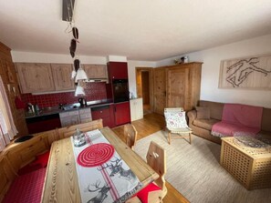 TV - Chesa Urezza by Interhome (Samedan)