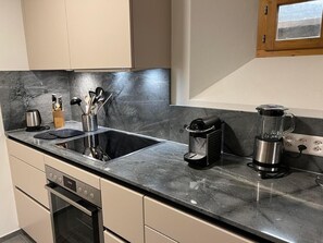 Fridge, cookware/dishes/utensils - Chesa Tarnuzzer - ÖV by Interhome (Samedan)