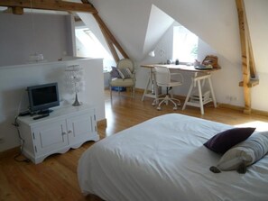 2 bedrooms, Internet - Charmantes Steinhaus in der Nähe des Meeres by Interhome (Portbail)