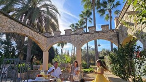 Outdoor dining - Castell Villa Bohío Mallorca by Interhome (Bahia Azul)