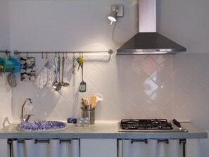 Fridge, cookware/dishes/utensils - Wohnung in Strandnähe by Interhome (Scicli)