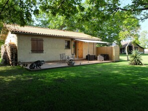Exterior - Gemütliches Ferienhäuschen im Grünen mit Terrasse by Interhome (Contis Plage)