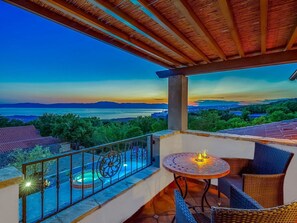 Terrace/patio - Ferienvilla mit Blick auf das Wasser by Interhome (Šmrika)