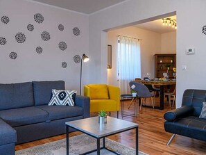 TV, caminetto