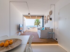 Dining - Charmante Wohnung in Donnalucata mit Möblierter Terrasse by Interhome (Scicli)