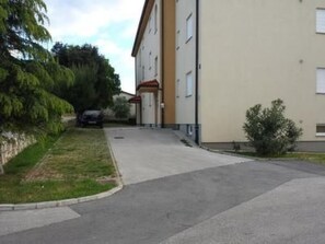Property grounds - Appartement in Banjole mit Garten und Grill by Interhome (Pula/Banjole)