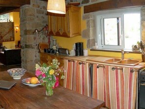 Refrigerador, microondas, horno y lavavajillas 