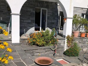 تفاصيل الفندق من الخارج