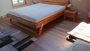3 多间卧室、上网接入