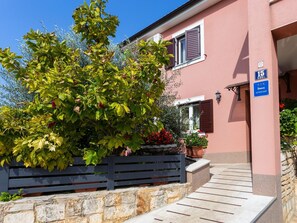 Property grounds - Schöne Wohnung Funtana Nr.2 by Interhome (Poreč/Funtana)