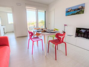 Dining - Appartamento con 3 camere da letto by Interhome (Cava d'Aliga)