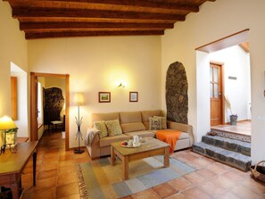 TV, fireplace - mit Schwimmbad nur für Erwachsene by Interhome (La Esperanza)