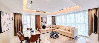 Modern Apartment Abu Dhabi, 2BD, Beach View