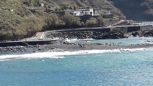 Unclassified image, 2 of 38, button - in Mesa Del Mar mit Offenem Balkon by Interhome (Juan Fernandez)