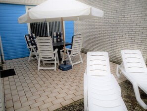 Outdoor dining - de Korre 2 in Callantsoog by Interhome (Callantsoog)