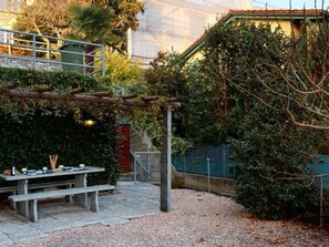 Outdoor dining - Casa delle Vigne by Interhome (Minusio)
