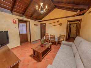 TV - Ländliches Haus Monte del Agua by Interhome (El Tanque)