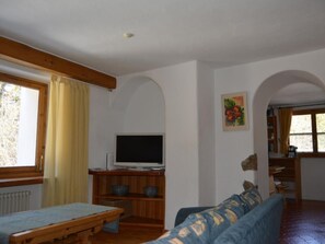TV - Bos-cha by Interhome (La Punt-Chamues-ch)