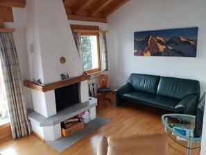 Télévision, cheminée