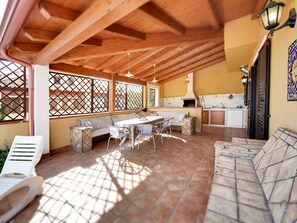 Outdoor dining - für 12 Personen in Marina di Ragusa, Sizilien (Provinz Ragusa) by Interhome (Marina di Ragusa)
