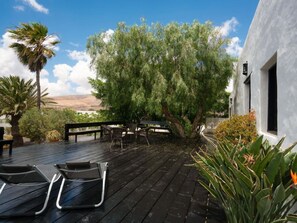 Terrace/patio - Bauernhaus mit großem Garten und beheiztem Pool by Interhome (Guatiza)