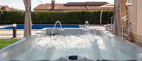 Idromassaggio all'aperto