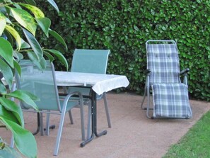 Outdoor dining - 2 Zimmer Gartenwohnung mit Pool by Interhome (Caslano)