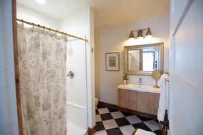 Hårføner og håndklær