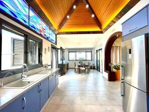 Fridge, microwave, oven, dishwasher - Chalet "Anais luxury villas" by Interhome (Armeñime)