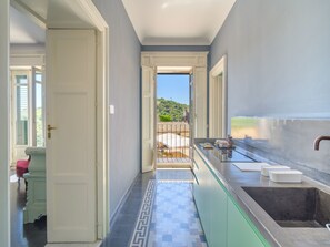 Fridge, cookware/dishes/utensils - 'Sette Cappelli by Interhome (Marina di Ragusa)