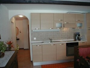 Fridge, microwave, oven, dishwasher - Chavallera Wohnheim Surlej 9 by Interhome (St. Moritz)