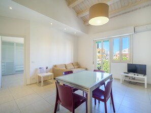 Interior - Talete, im Zentrum 40 m vom Strand entfernt by Interhome (Marina di Ragusa)