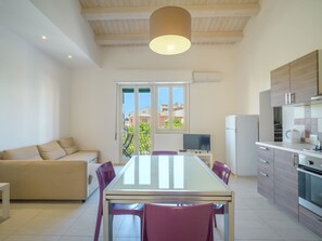 Interior - Talete, im Zentrum 40 m vom Strand entfernt by Interhome (Marina di Ragusa)