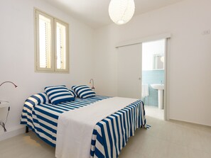 Internet - Talete, im Zentrum 40 m vom Strand entfernt by Interhome (Marina di Ragusa)