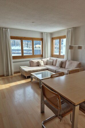 TV - Ludains 4, APT. 25 by Interhome (St. Moritz)