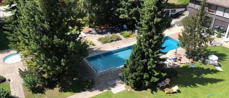 Et oppvarmet basseng