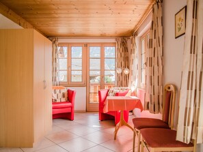 TV - Apartment Strassscheuer by Interhome (Grindelwald)