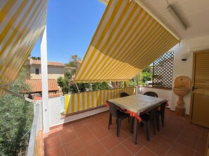 Outdoor dining - Wohnung "Kastalia4" mit Pool by Interhome (Marina di Ragusa)