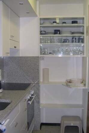 Réfrigérateur, four, lave-vaisselle