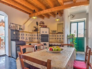Dining - Agamennone, Wohnung 20 Meter vom Meer entfernt mit einer möblierten Terrasse. by Interhome (Punta Secca)