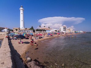 Beach - Agamennone, Wohnung 20 Meter vom Meer entfernt mit einer möblierten Terrasse. by Interhome (Punta Secca)